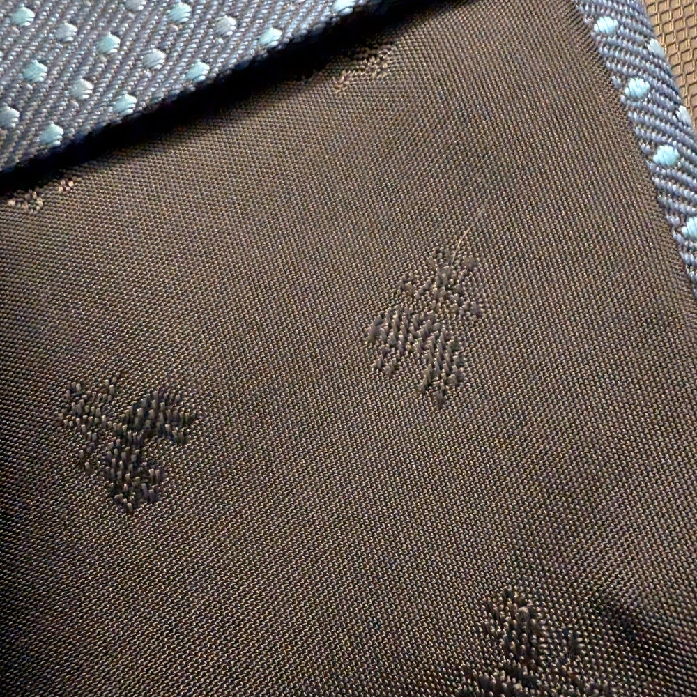 Brooks Brothers Classic Micro Dot Silk Tie - Picture 3 of 4